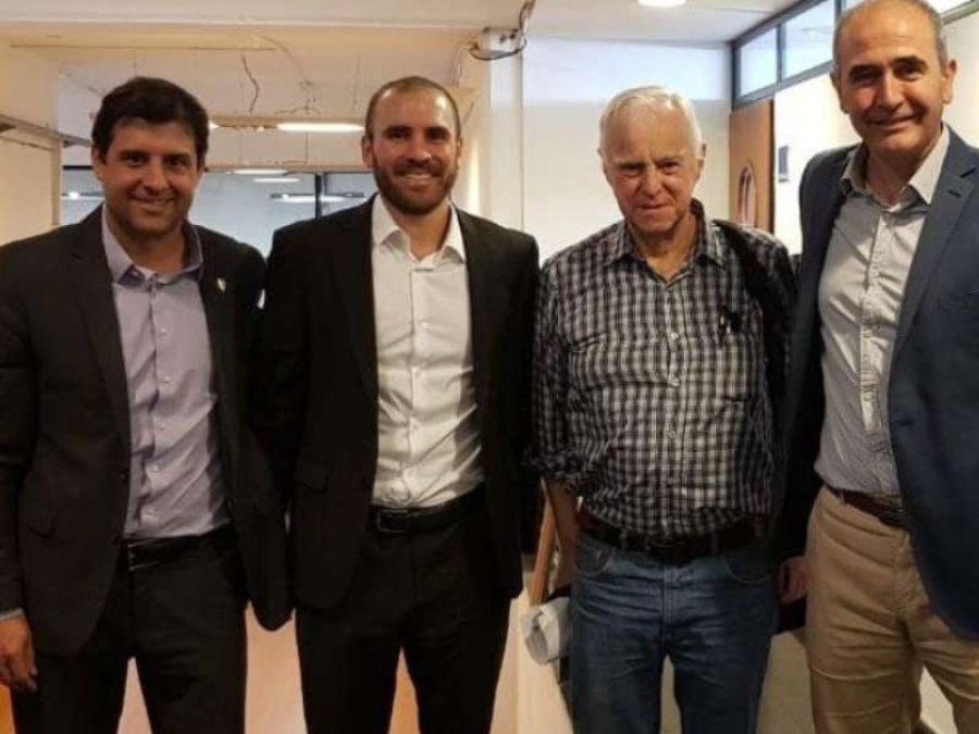 Guzmán se hizo una escapada a La Plata y será titular de una Cátedra en Económicas