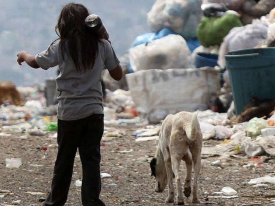 Para no ser pobre, una familia tipo necesitó ingresos por 37.596 pesos en noviembre