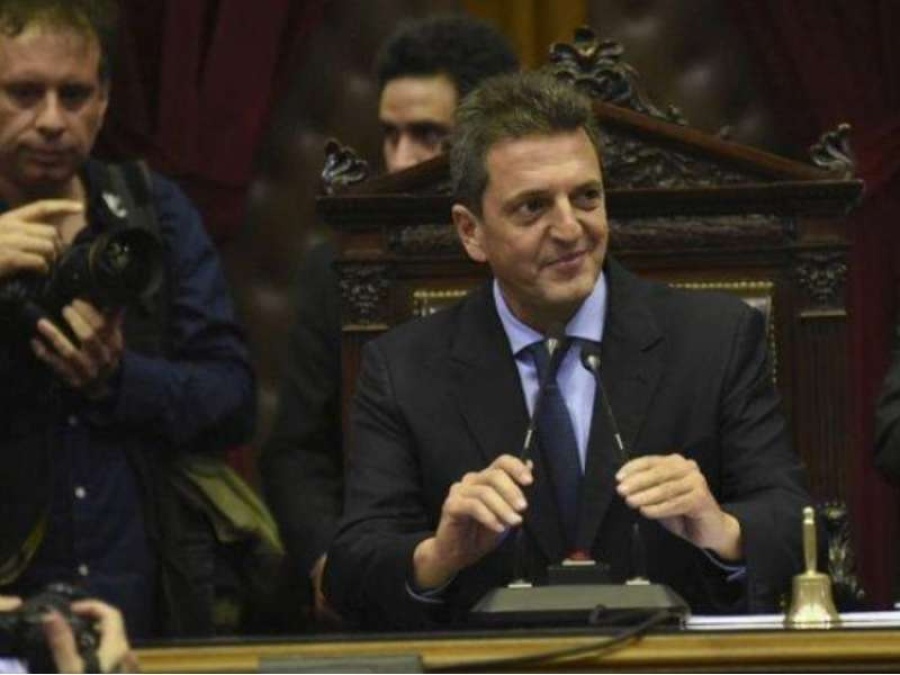 El oficialismo logró quórum para la jura de los nuevos diputados y hay expectativa por la sesión sobre la emergencia económica