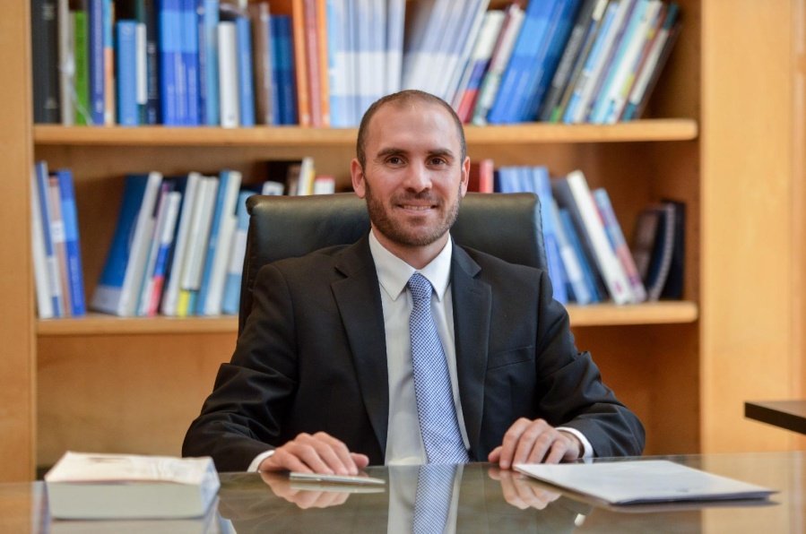 Los primeros 120 días claves de Guzmán: toda la carne al asador