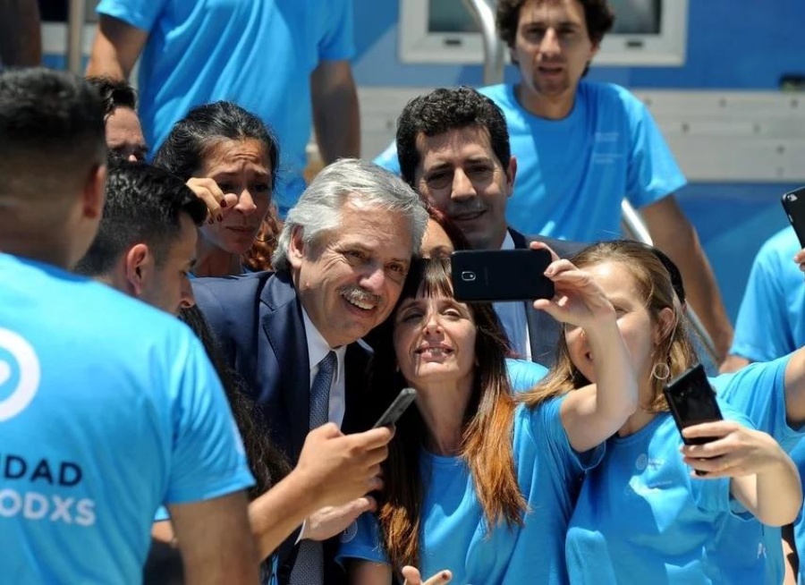 Cafiero confirmó que el bono también incluirá a los trabajadores estatales