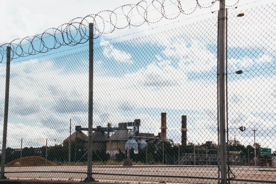 Censura: en una escuela de Berisso prohibieron hablar de la contaminación de COPETRO