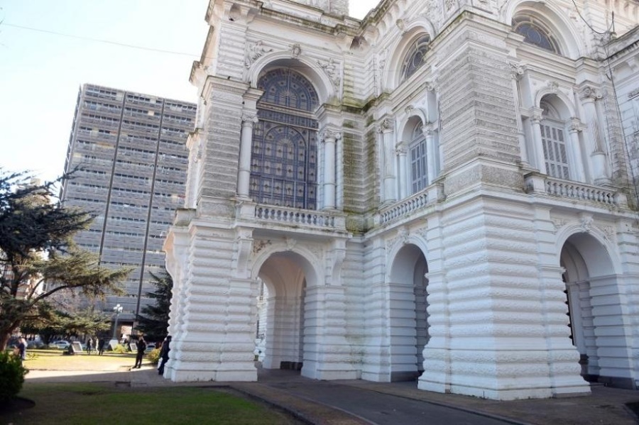 Dictan conciliación obligatoria en el conflicto de trabajadores cesanteados en el Municipio de La Plata