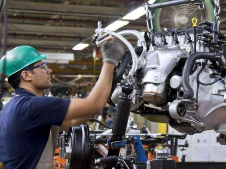 Las automotrices se reunieron una vez más con el Gobierno para intentar reactivar la producción