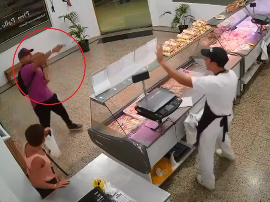 ”Te estoy mirando hace una hora; yo sé que tenés más”: el tremendo robo a una pollajería de La Plata