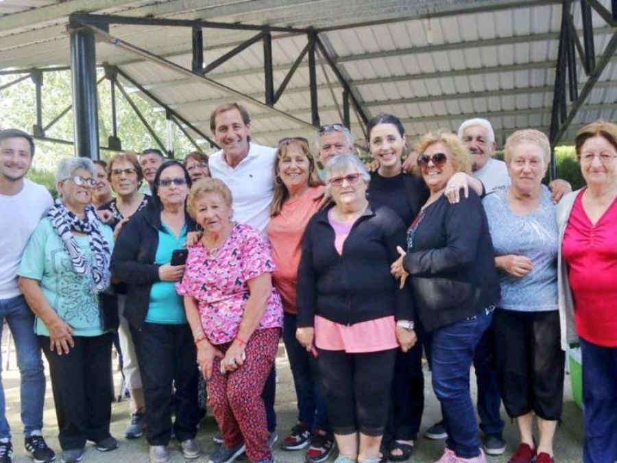 Más de mil quinientos abuelos y abuelas disfrutan de la colonia de la Tercera Edad