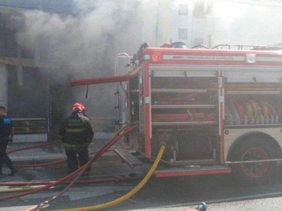 Encontraron muerta a la mujer que estaba atrapada dentro del supermercado chino incendiado