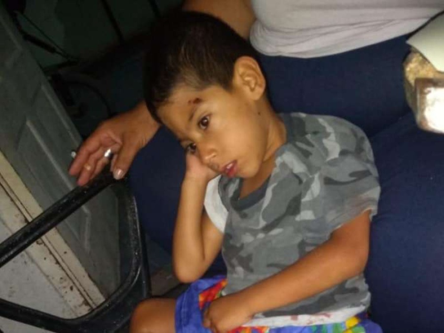 Vive en pésimas condiciones con su nieto discapacitado y pide a gritos ayuda: la triste realidad de la abuela y el nene que fueron mordidos por ratas