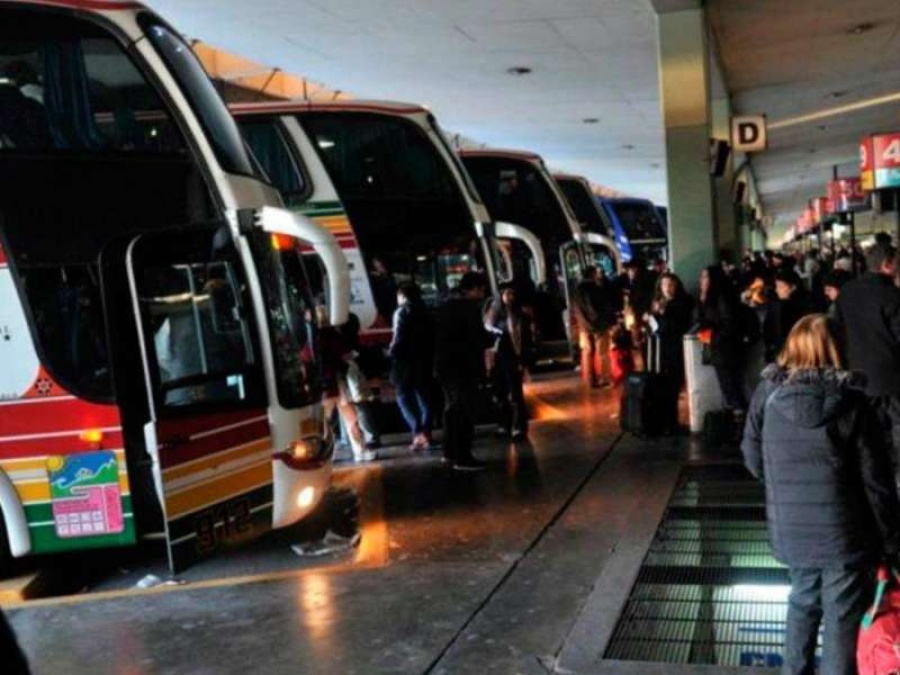 El Gobierno analiza cambios en el régimen de descanso para los choferes de micros