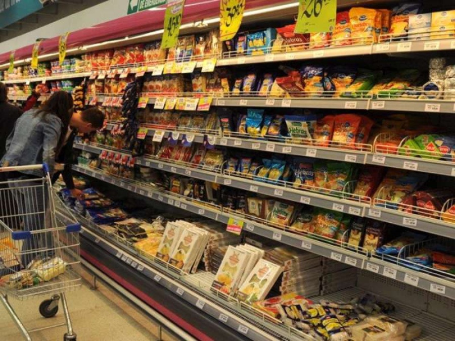 La inflación de enero fue del 2,3% y acumuló 52,9% en un año, informó el Indec