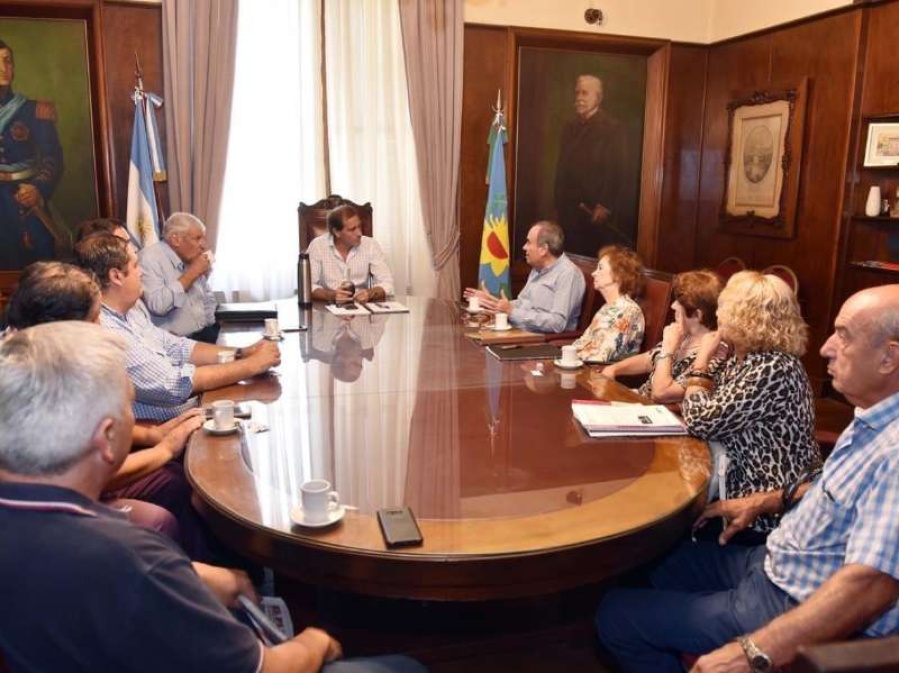 Con el objetivo de promover el desarrollo de entidades platenses, Garro recibió a autoridades de la Federación de Instituciones