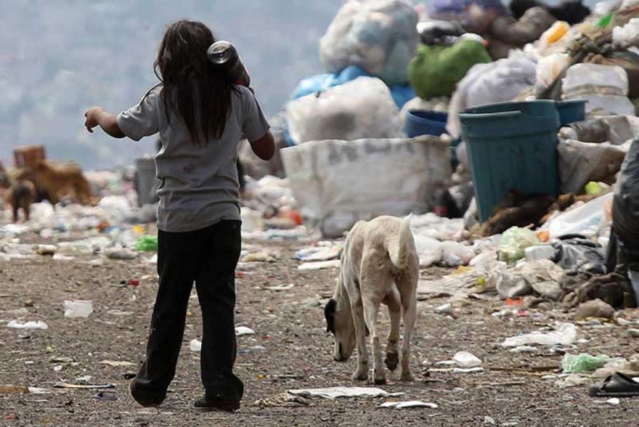 La pobreza multidimensional llegó al 37,5% en el último año de Macri