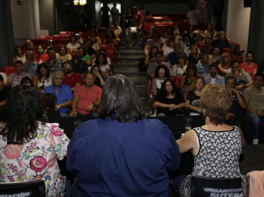 La mayoría de los gremios docentes aceptó la oferta de Axel Kicillof y el lunes comenzarán las clases
