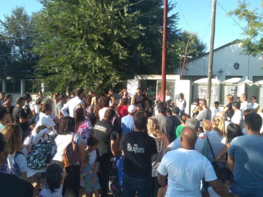 Alumnos de la Escuela Ignacio Correas no pudieron comenzar las clases por el abandono de las autoridades municipales hacia la institución