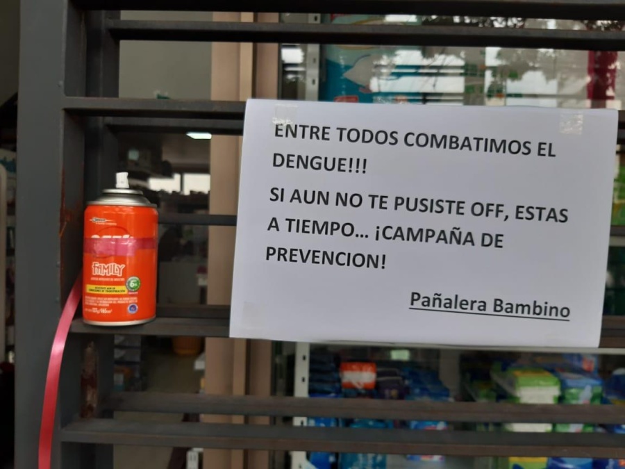 Una pañalera del centro platense también se sumó a la lucha contra el dengue