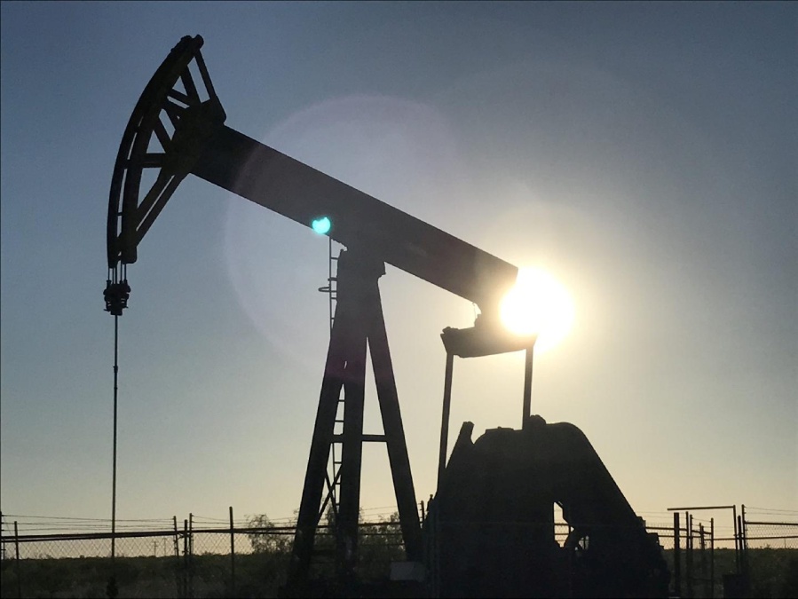 Se derrumbó el precio del petróleo y se ”descomprime” la presión por las naftas