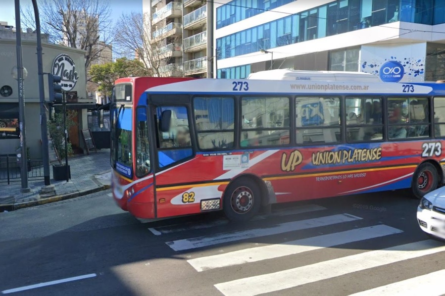 Habrá alcohol en gel en los micros de La Plata para prevenir enfermedades respiratorias