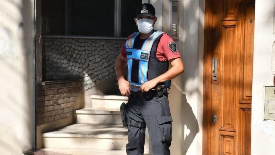 Se negó a cumplir la cuarentena y su padre la denunció 