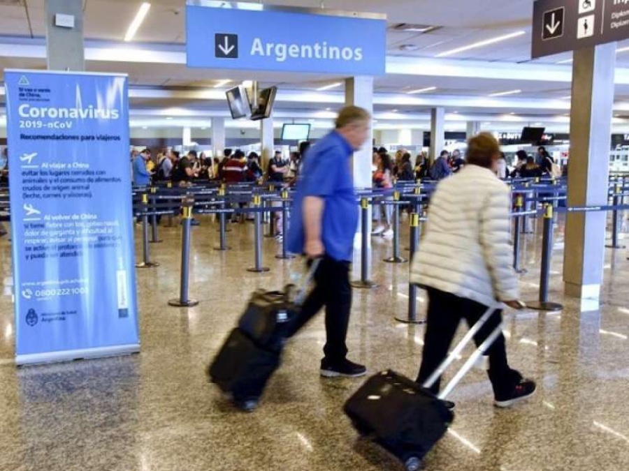 El Gobierno habilitó a otras compañías aéreas a repatriar argentinos que quedaron varados por la pandemia de coronavirus