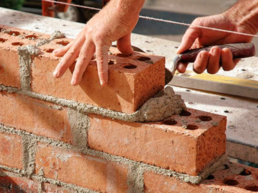 Cuarentena: albañiles, plomeros y changarines podrán hacer trabajos de emergencia