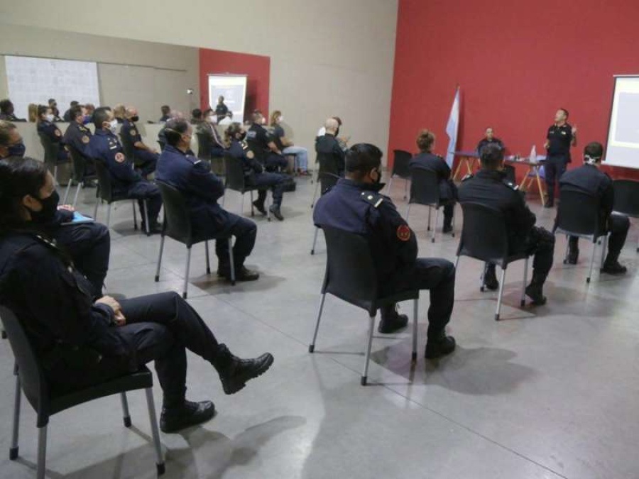 El municipio participó de una capacitación sobre prevención de riesgos biológicos en el Polideportivo Los Hornos