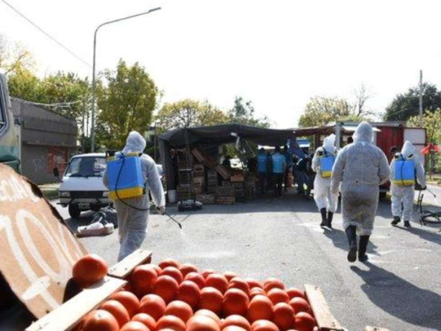 La Plata: montan operativos de desinfección en ferias de alimentos