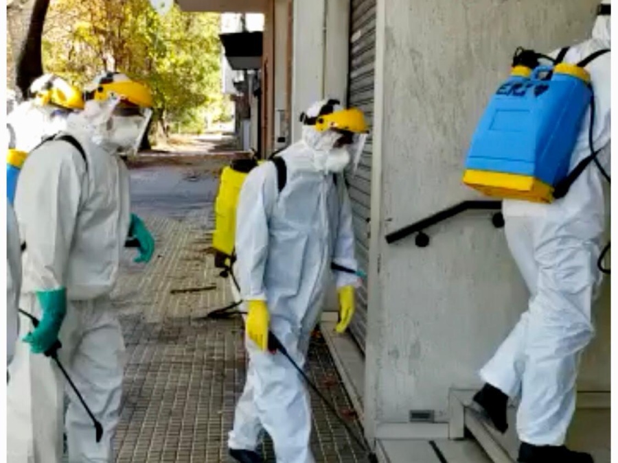 Importante operativo de desinfección y prevención en edificio donde confirmaron caso de coronavirus