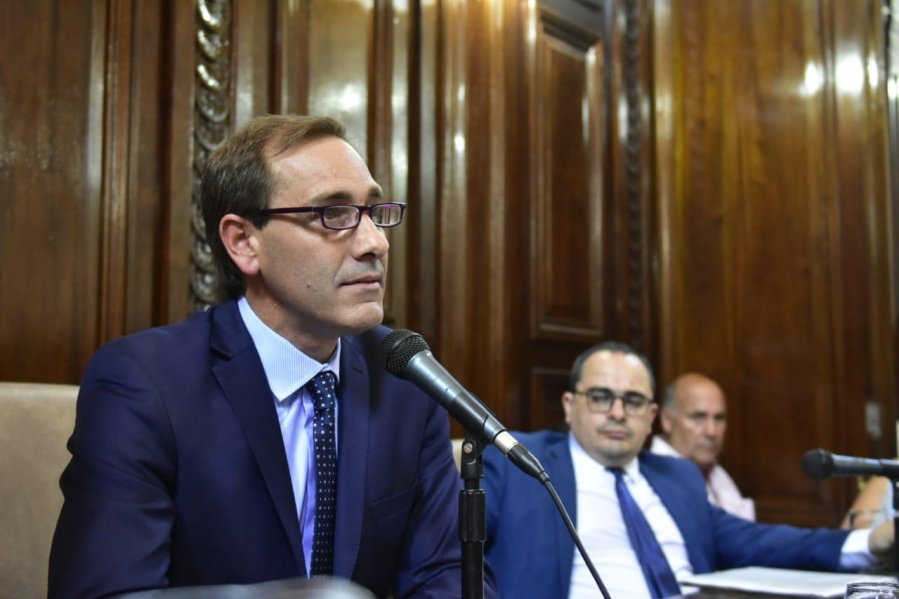 Garro anunció que cuatro industrias de La Plata volverán a abrir