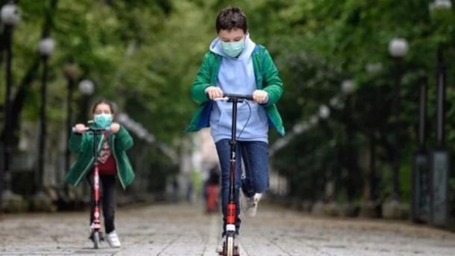 Coronavirus: Desde este sábado los menores de 16 años pueden hacer salidas recreativas en CABA