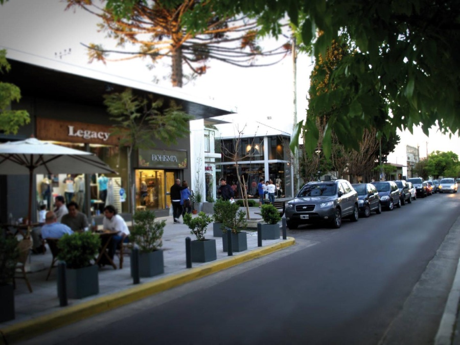 En City Bell ya cerraron el 30% de los comercios y se suman a la protesta de este viernes