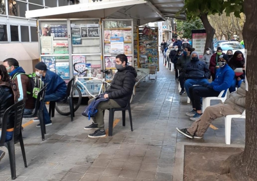 Bono de ”$10.000”: El gobierno analiza el monto del segundo pago