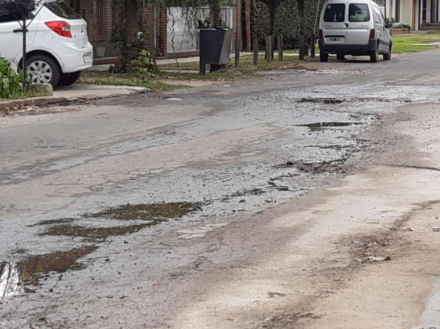 Continúan los reclamos de vecinos platenses por la falta de respuestas de ABSA