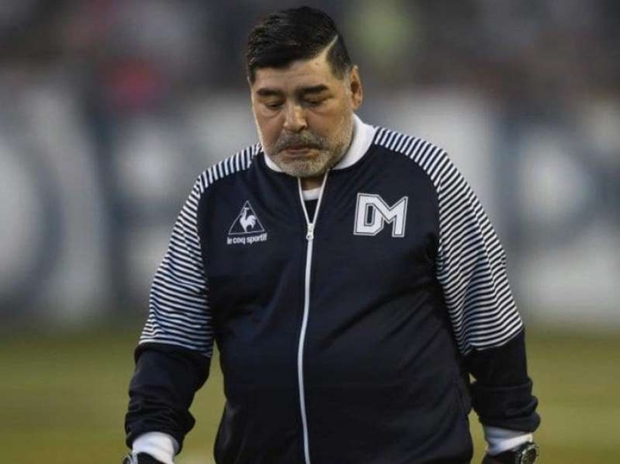 Fuerte cruce entre los dirigentes de Gimnasia y la representación de Maradona, ubican a Diego lejos de la continuidad