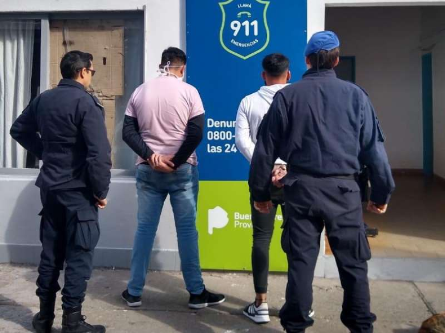 Demoraron a dos vendedores ambulantes por circular sin permiso por la vía pública