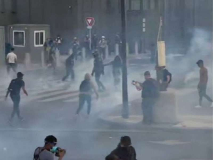 Franceses se sumaron al reclamo contra el racismo y hubo disturbios