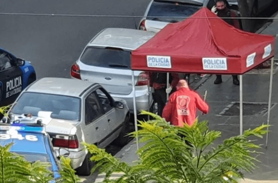Conmoción en Belgrano: Pensaron que dormía pero estaba muerto en su auto