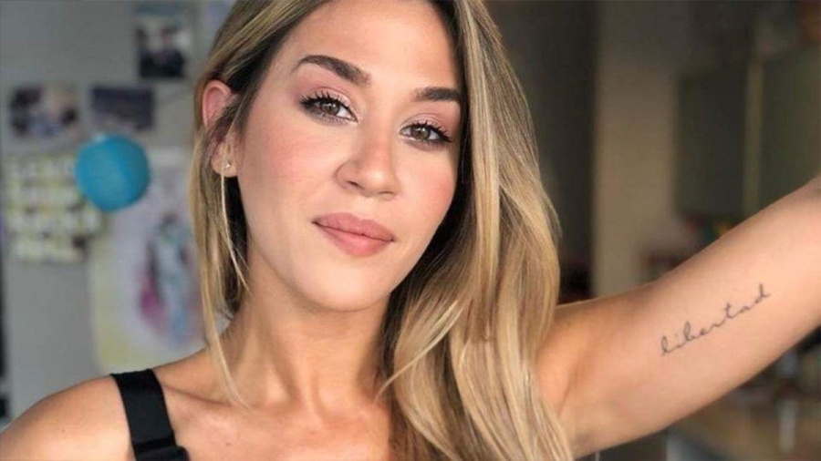 Jimena Barón reveló el significado de un tatuaje ovni que se hizo en honor a su padre 