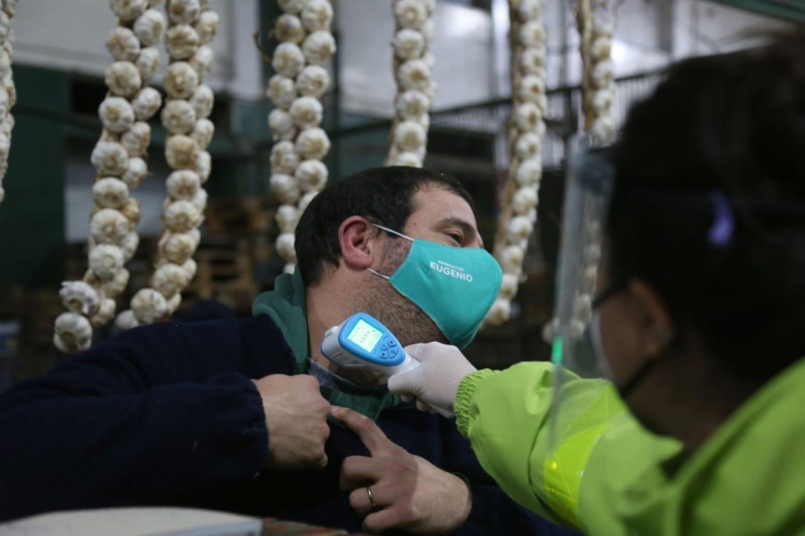 Le tomaron la fiebre a 393 personas en el Mercado Regional de La Plata en otro gran operativo
