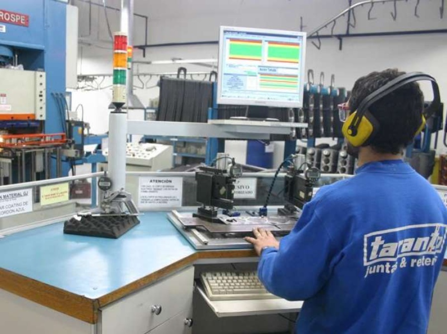 Una caso de coronavirus en la fábrica Taranto de Villa Elisa preocupa a sus empleados