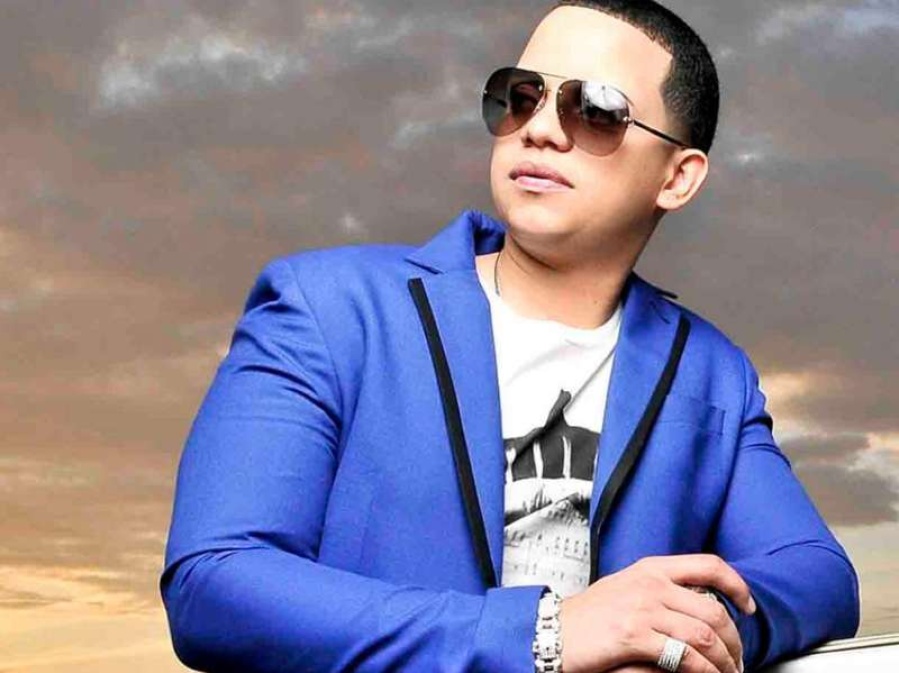 J Alvarez presenta sus dos nuevos hitazos: ”La Mala” y ”Muchacha”