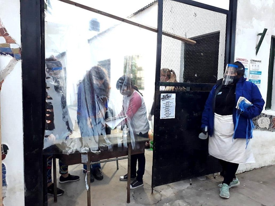Brote de coronavirus en el barrio platense El Triunfo: Apuntan contra la Municipalidad por falta de testeos