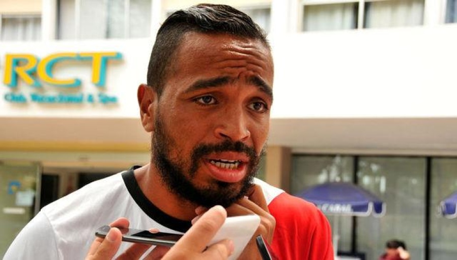  Un ex futbolista de Estudiantes destrozó a la dirigencia 