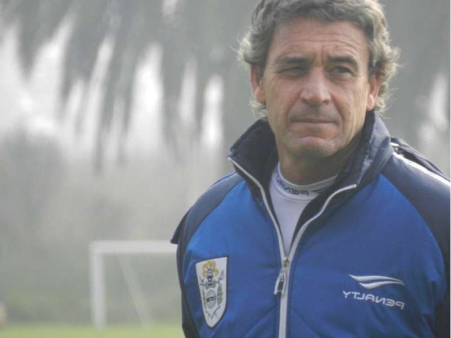 El médico de Gimnasia sugirió que el fútbol no debería volver hasta el 2021