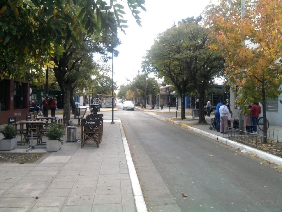 City Bell en ”caída libre”: ya cerraron 80 comercios pero advierten por recesión ”reprimida”