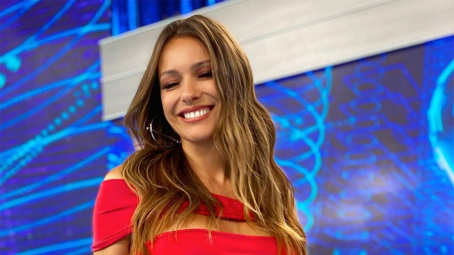 Pampita incomodó a Gustavo Conti y lo mandó al frente con una pregunta 