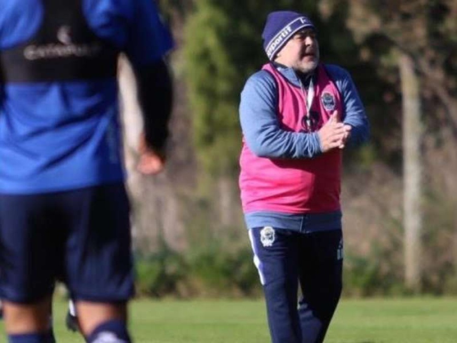 Maradona cerca de sumar un inesperado refuerzo