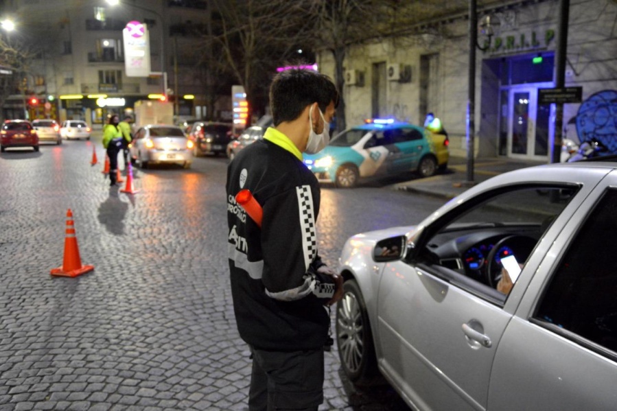 Operativos en el Día del Amigo: hubo poca circulación de autos y desarticularon una fiesta electrónica en City Bell