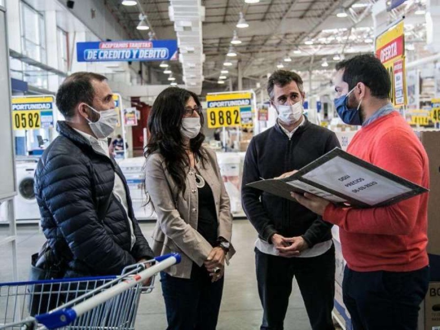 Le niegan el hisopado a un empleado de Vital en La Plata: tiene fiebre y tuvo contacto con un compañero infectado