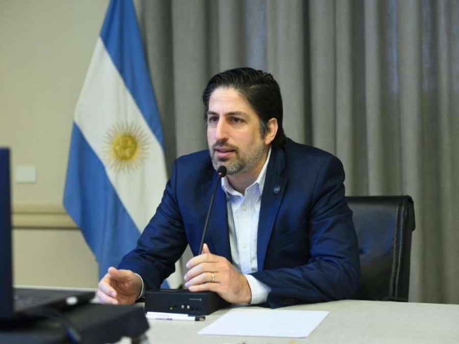 Trotta acordó con cinco gremios docentes la Paritaria Federal Nacional