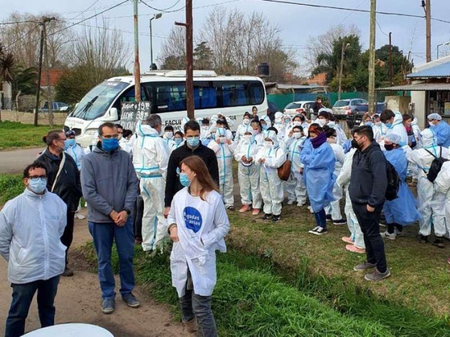Se realizó un fuerte operativo DetectAR por un foco de contagios en el barrio Las Rosas de Romero